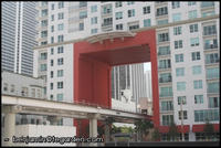 Nothing gets in the way of the Metrorail