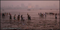 The crowds at Chowpatty Beach
