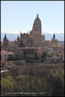 The Catedral towering above the city walls